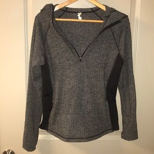 Lucy workout pullover